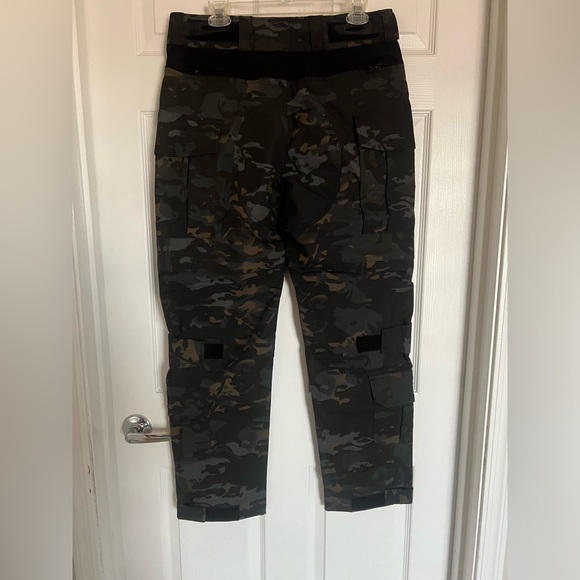 New Men’s YKK Large Camo Pants with Removable Kneepads - Picture 4 of 4